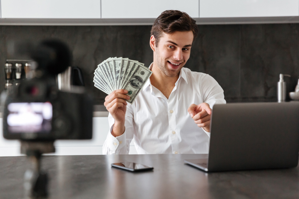 Elevating Your Practice: The Ultimate Guide to "Refer and Earn" Apps for Financial Advisors in India